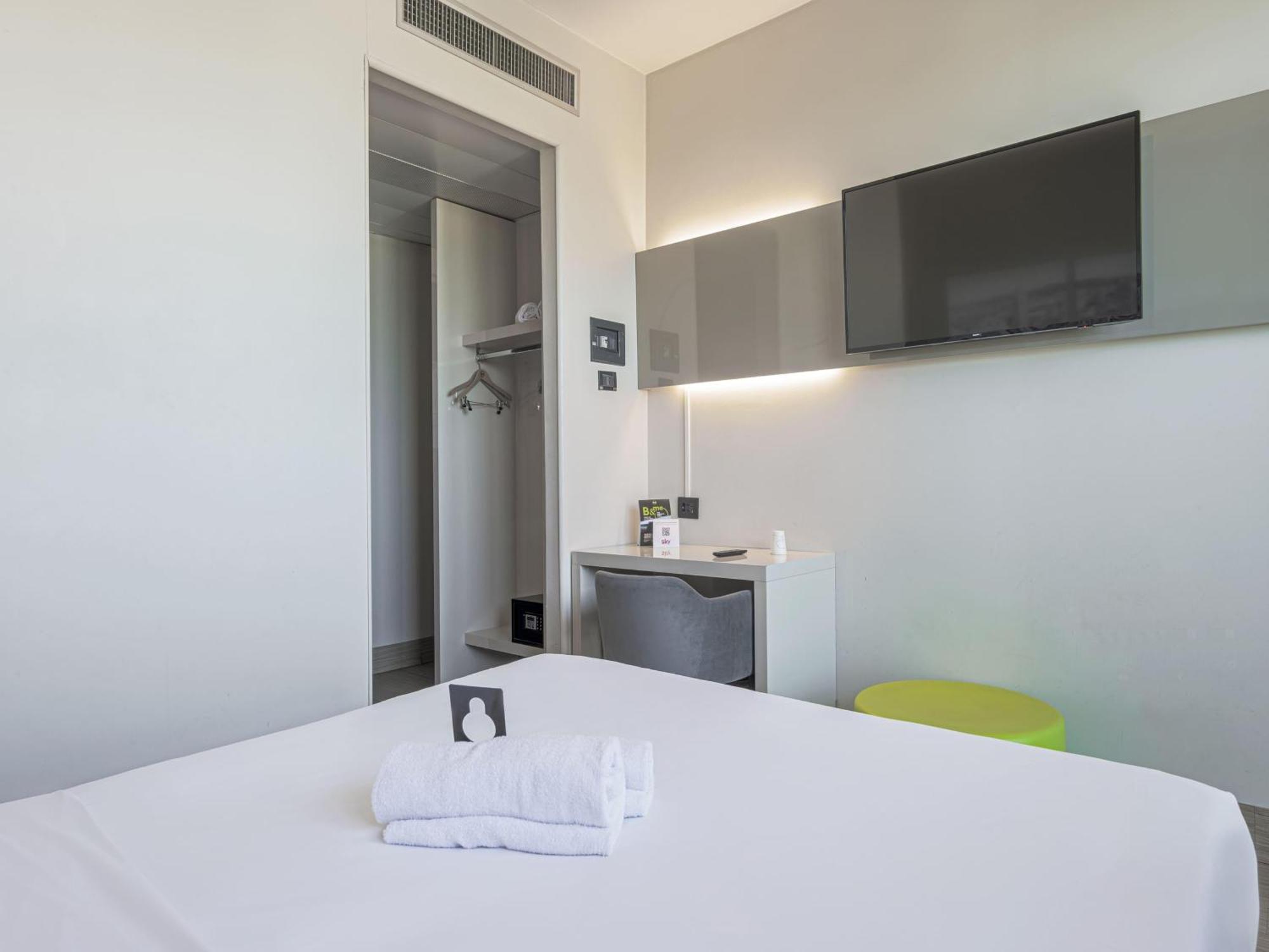 B&B Hotel Bologna Castel Maggiore Exteriör bild
